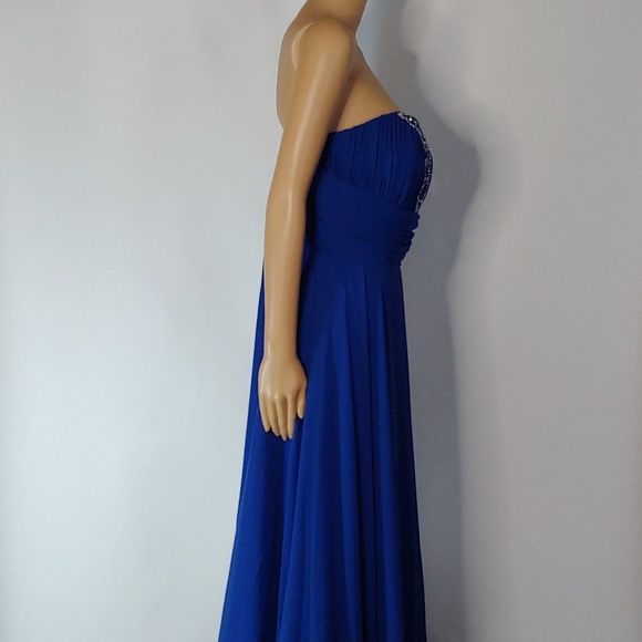 (15)  NWT Wow A-line Strapless Formal Gown in Plus Size - Picture 2 of 4